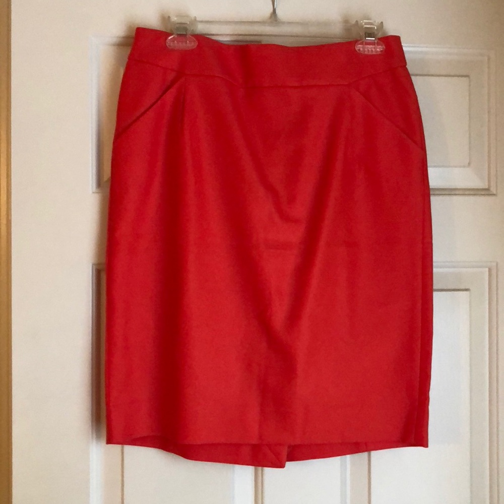 JCrew factory coral pencil skirt. Size 8. NWT